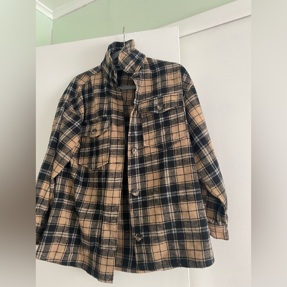 XS oversized shirt beautiful beige and black plaid. Worn 4-5 times.